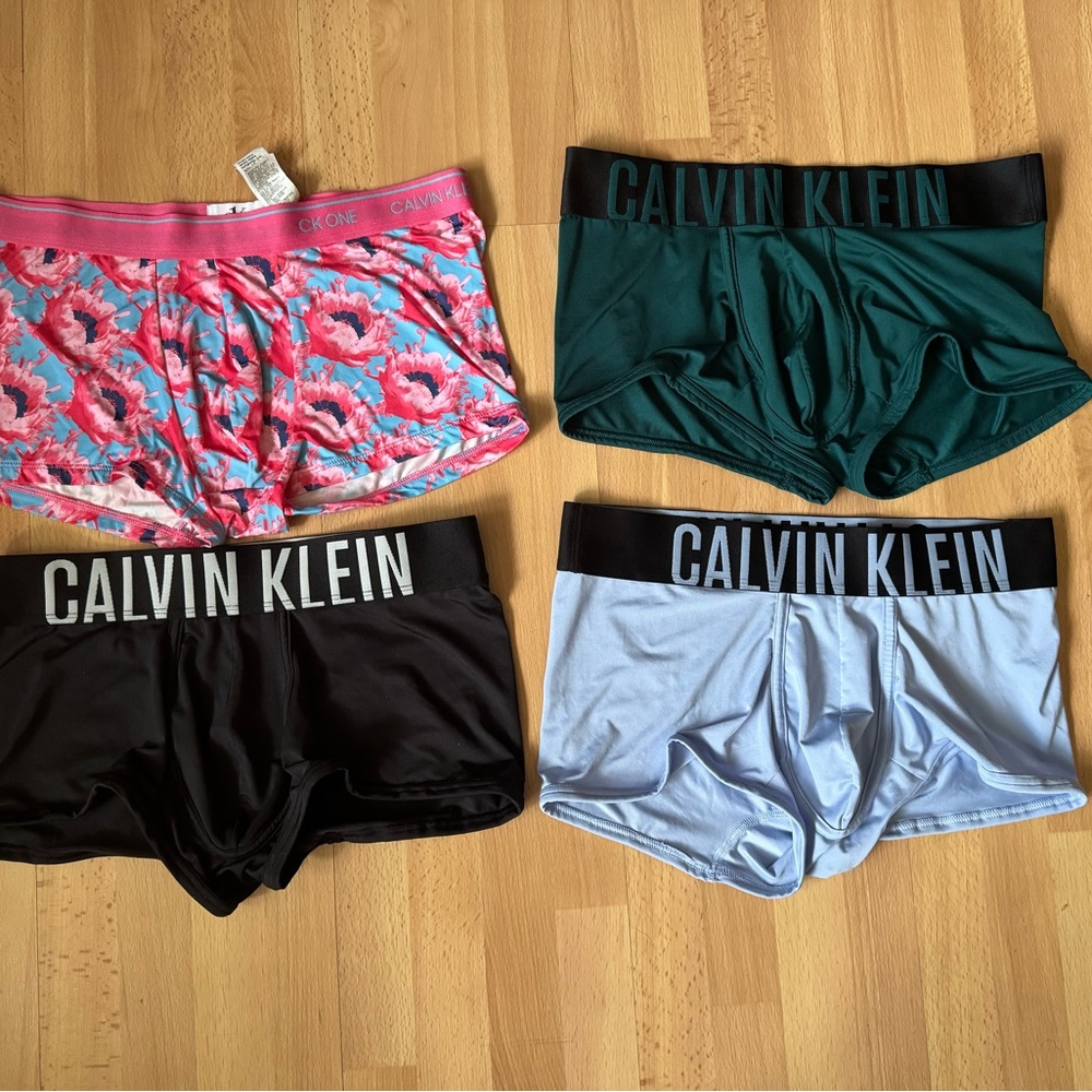 Bundle of 4 Calvin Klein Men’s Boxers, Size: Medium